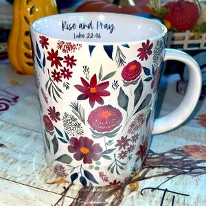 ✨NWT Rise and Pray Mug🤍